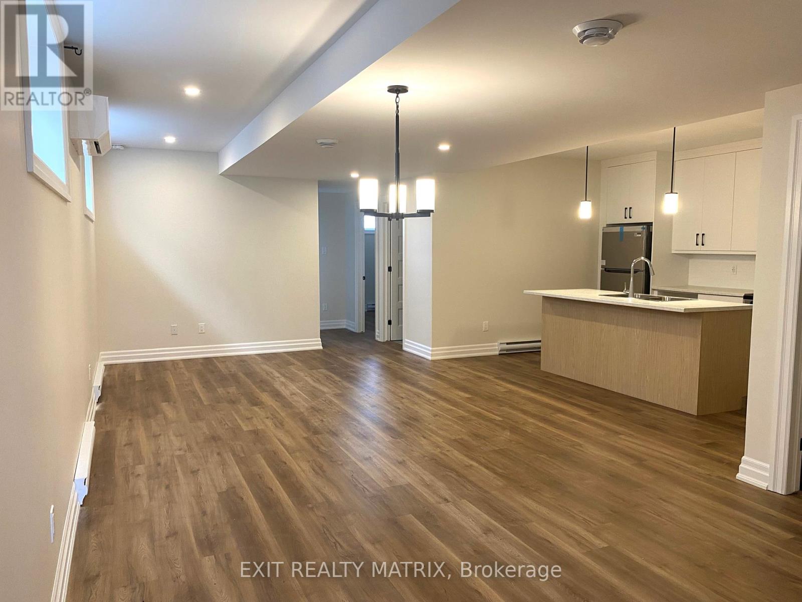 544 Regina Street, Russell, Ontario  K0A 1W0 - Photo 8 - X12429836