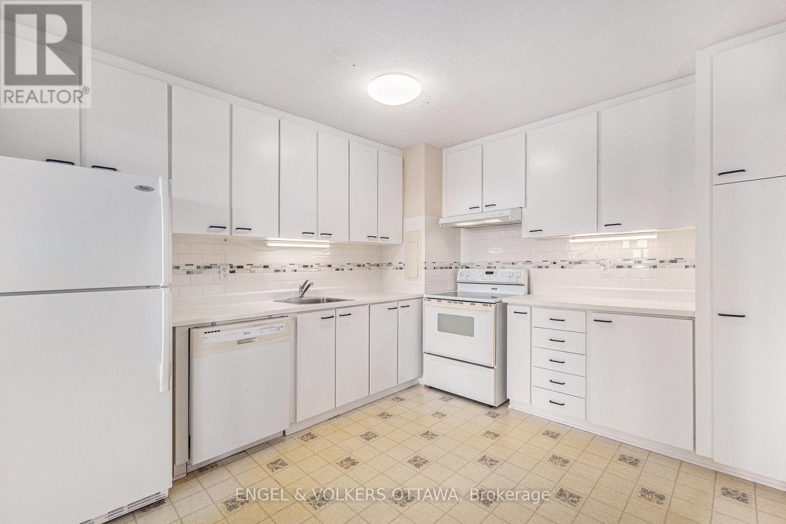 1110 - 2951 Riverside Drive, Ottawa, Ontario  K1V 8W6 - Photo 15 - X12429867