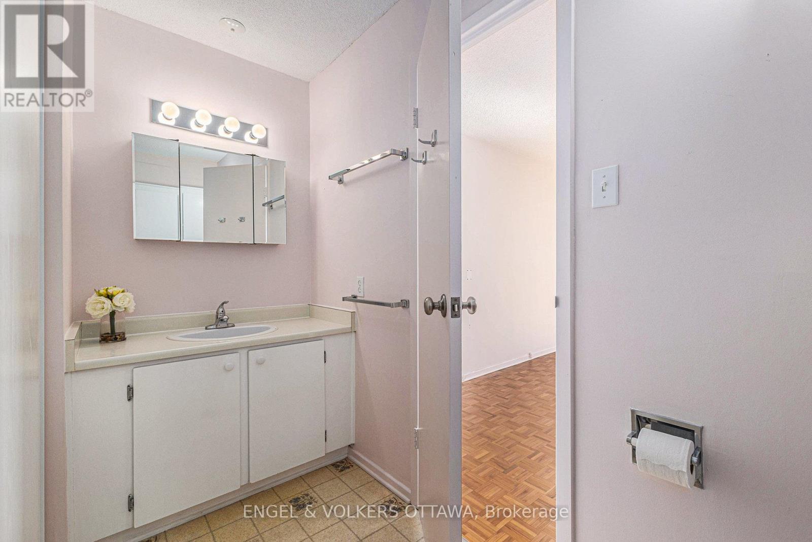 1110 - 2951 Riverside Drive, Ottawa, Ontario  K1V 8W6 - Photo 21 - X12429867
