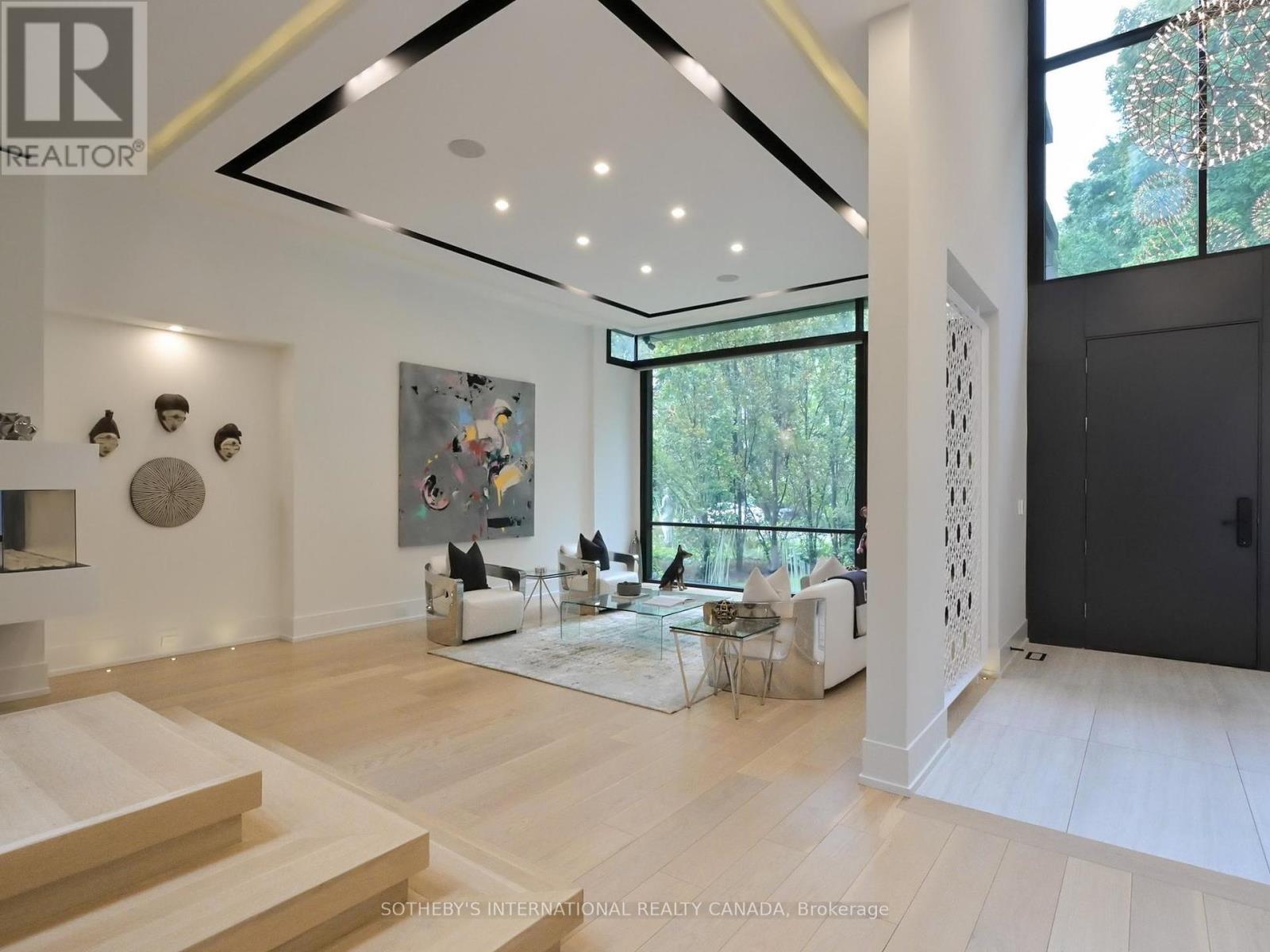 12 Winton Road, Toronto, Ontario  M4N 3E3 - Photo 2 - C12429674