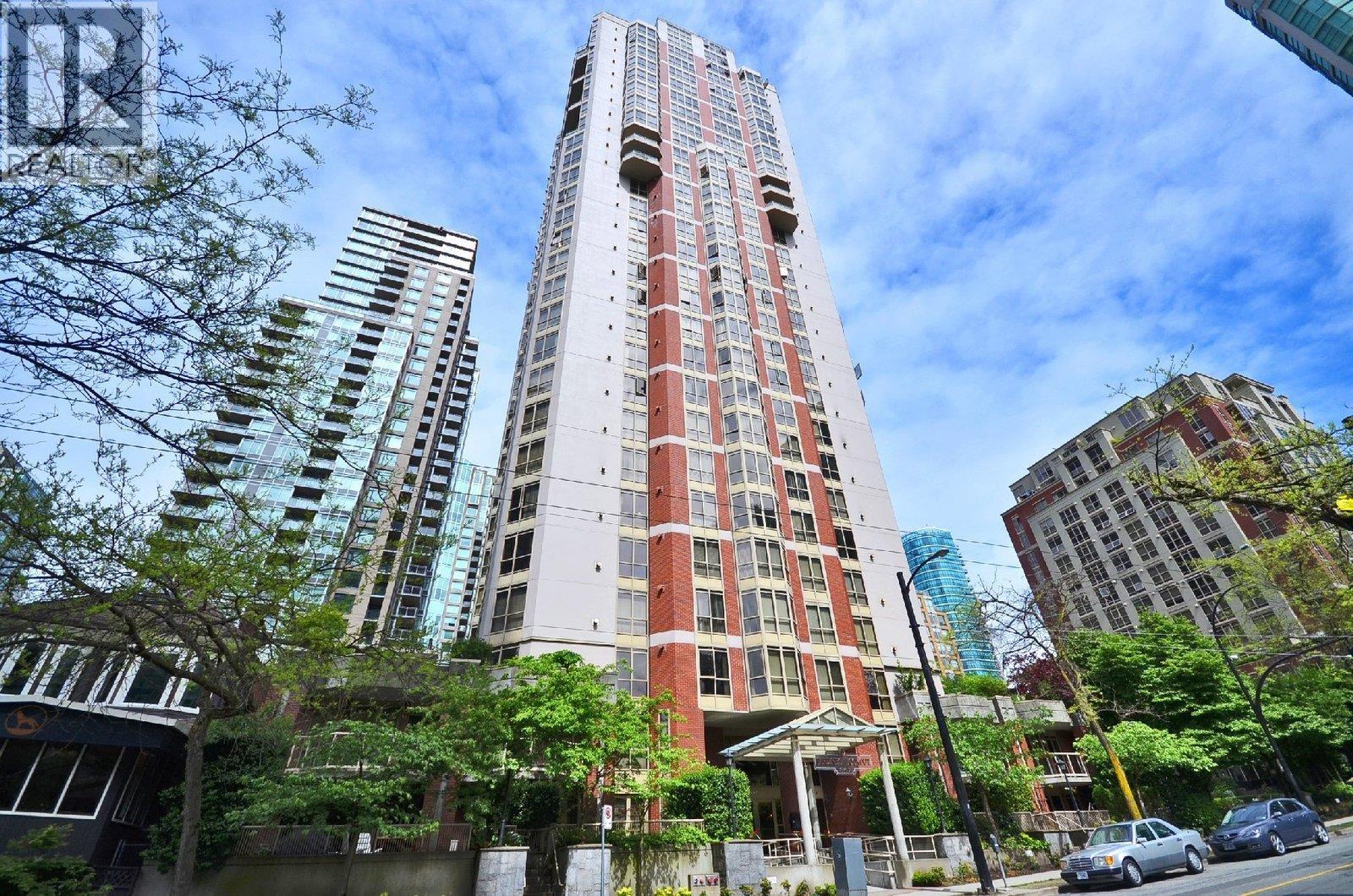 1903 867 HAMILTON STREET, Vancouver, British Columbia