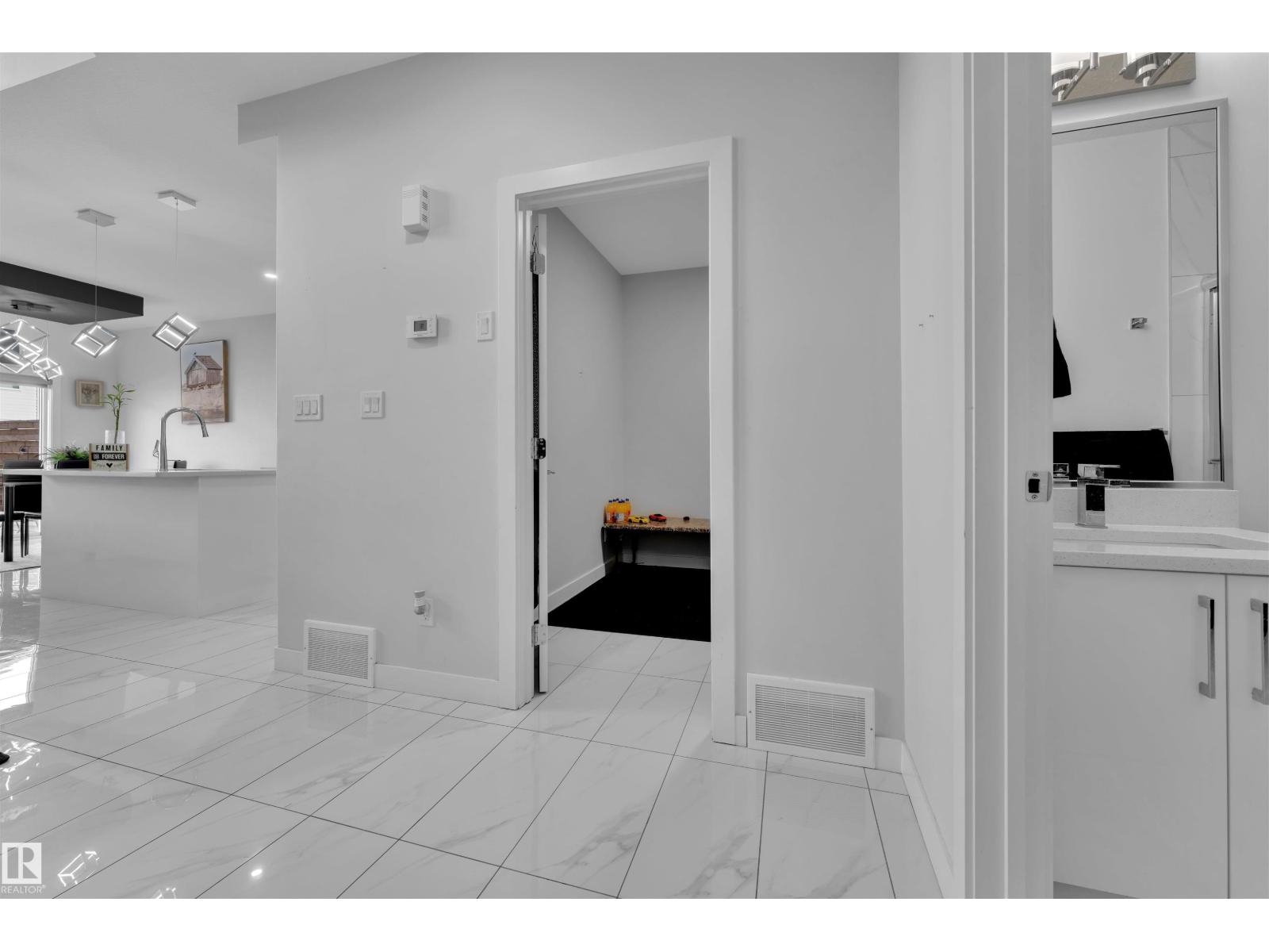 3704 41 Av, Beaumont, Alberta  T4X 3B4 - Photo 7 - E4459757