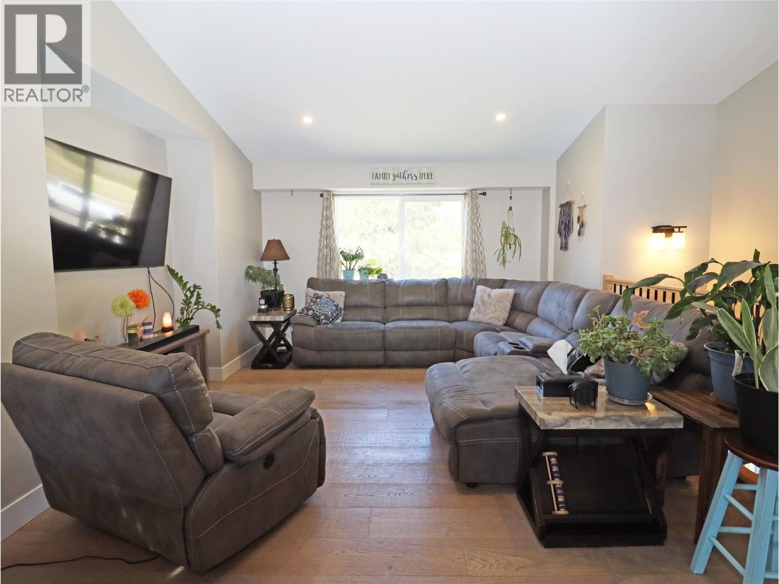 3600 Hall Frontage Road, Grand Forks, British Columbia  V0H 1H5 - Photo 15 - 10364162