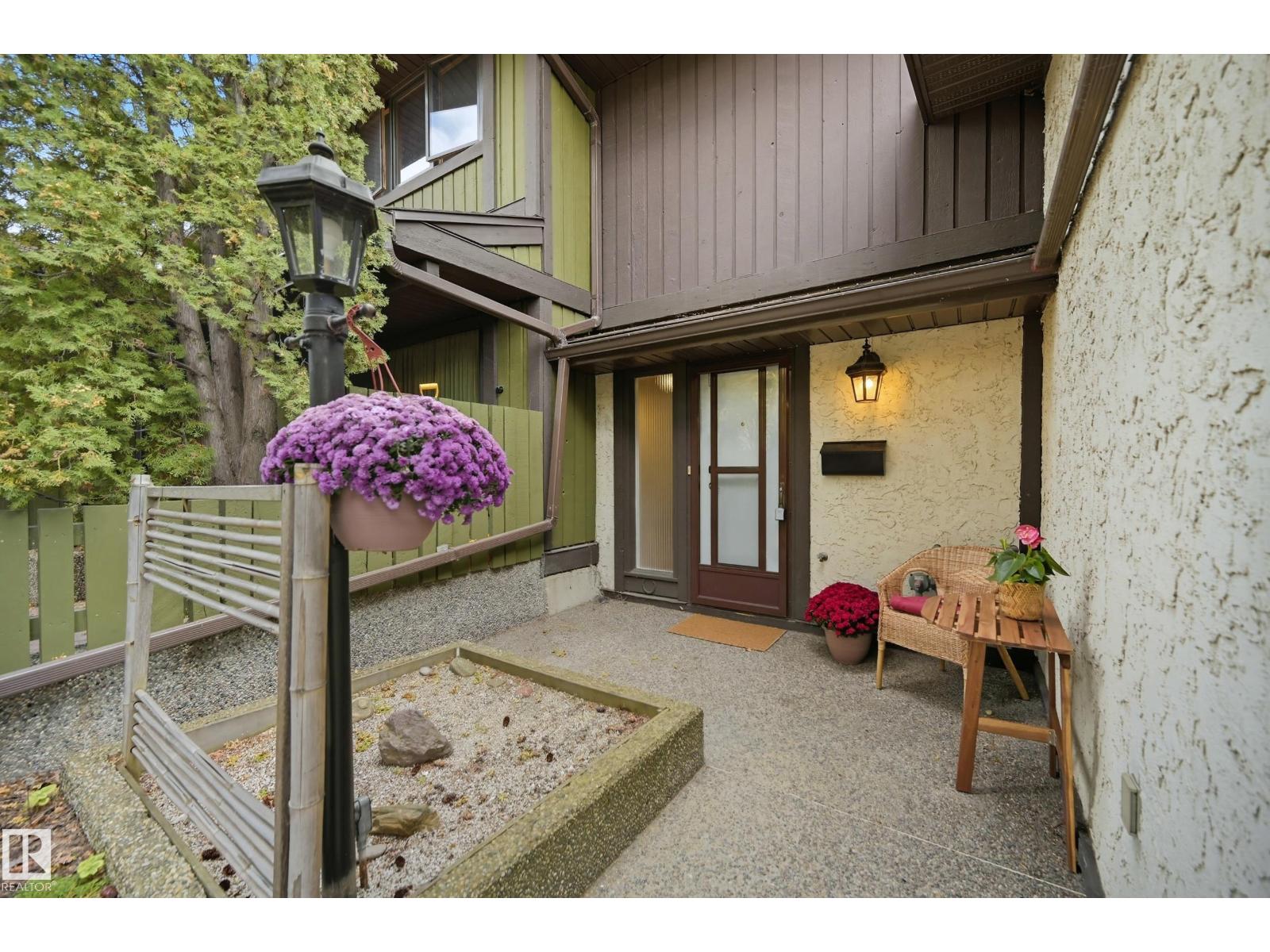 183 Hearthstone Nw, Edmonton, Alberta  T6H 5E5 - Photo 4 - E4459759