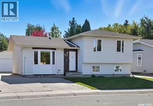 227 Waterbury Road, Saskatoon, Saskatchewan  S7J 5B1 - Photo 1 - SK019489
