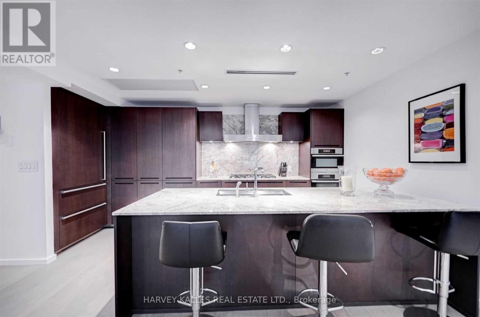 2508 - 180 University Avenue, Toronto, Ontario  M5H 0A2 - Photo 10 - C12429841