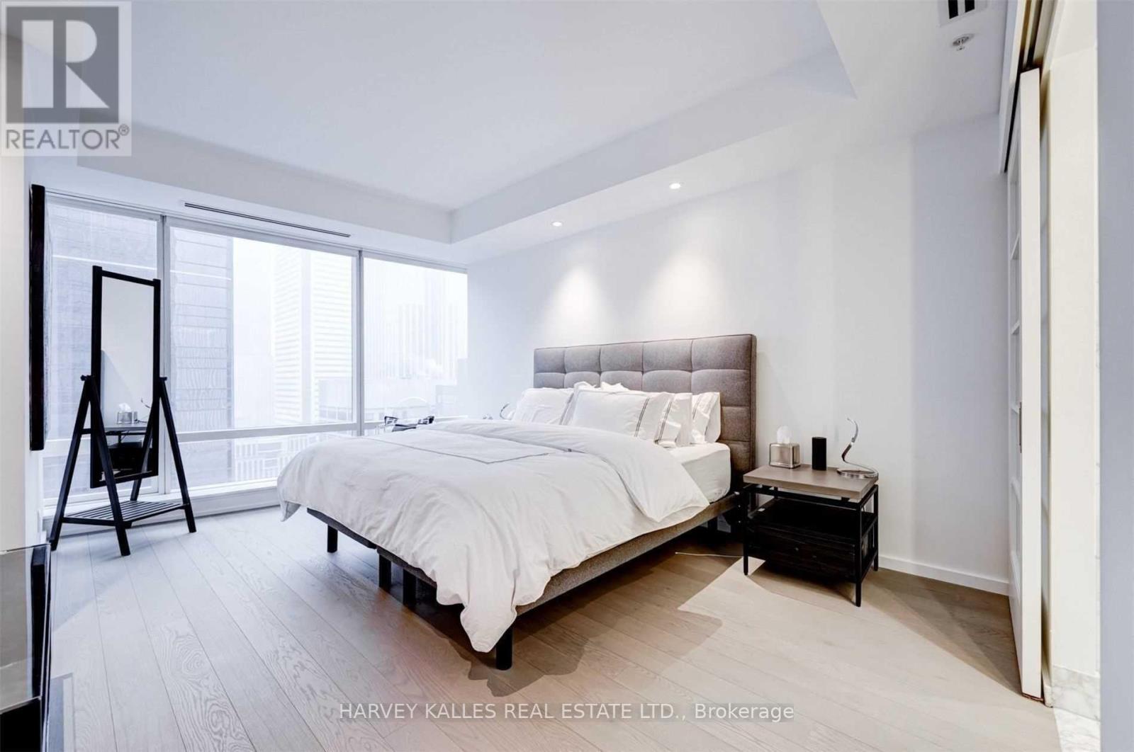 2508 - 180 University Avenue, Toronto, Ontario  M5H 0A2 - Photo 26 - C12429841