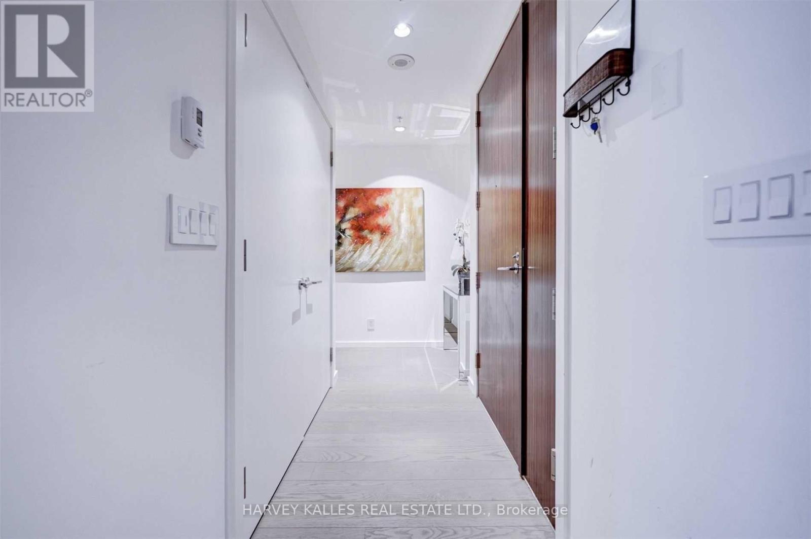 2508 - 180 University Avenue, Toronto, Ontario  M5H 0A2 - Photo 5 - C12429841
