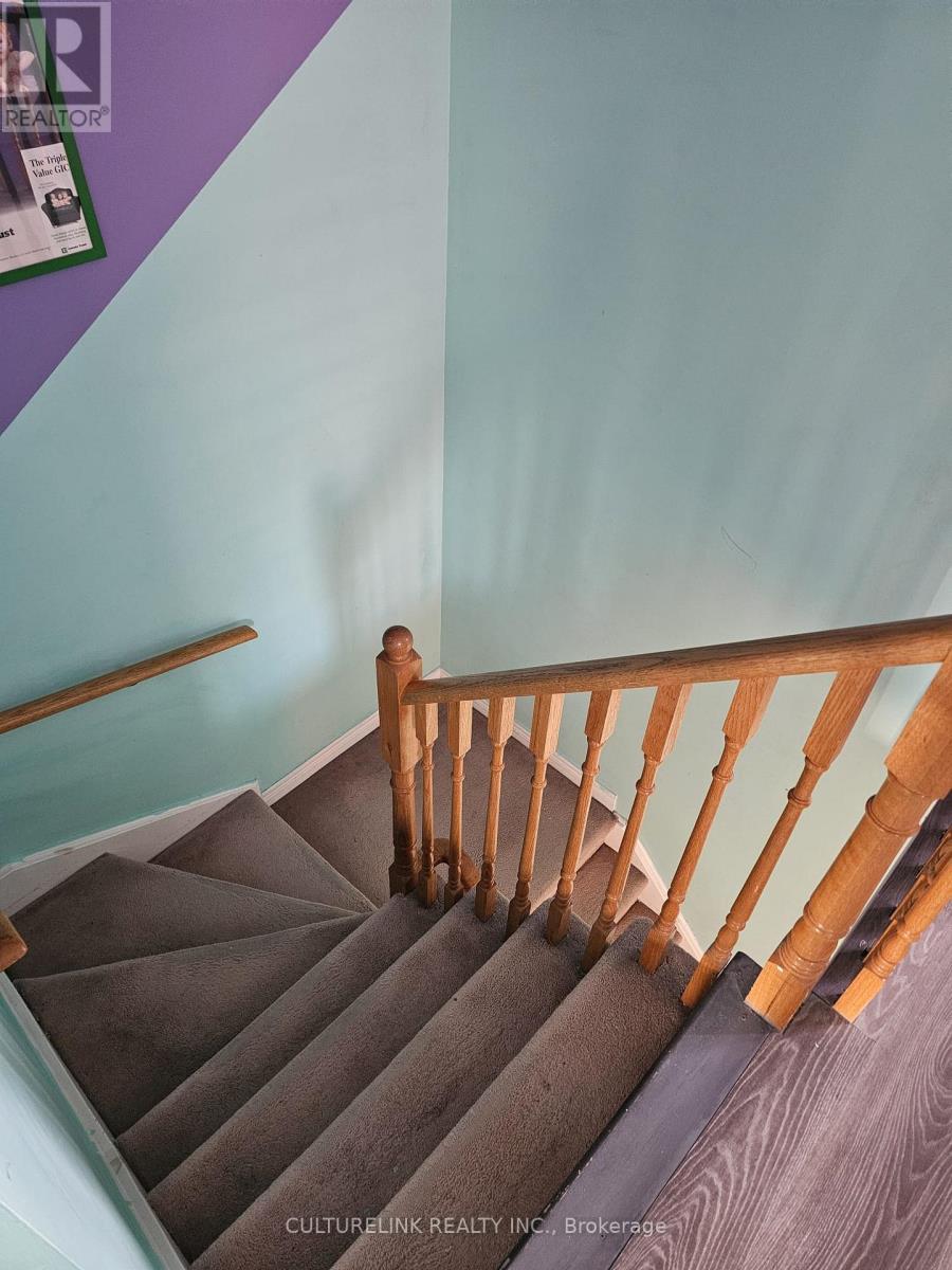 25 Red Hawk Road, Toronto, Ontario  M1B 6B2 - Photo 11 - E12429834