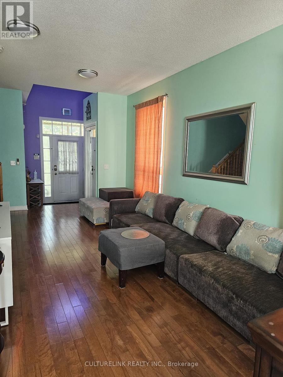 25 Red Hawk Road, Toronto, Ontario  M1B 6B2 - Photo 2 - E12429834