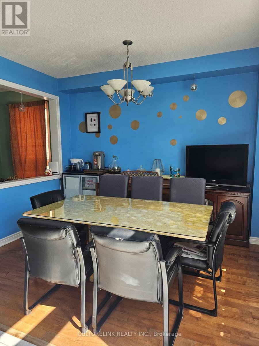 25 Red Hawk Road, Toronto, Ontario  M1B 6B2 - Photo 6 - E12429834