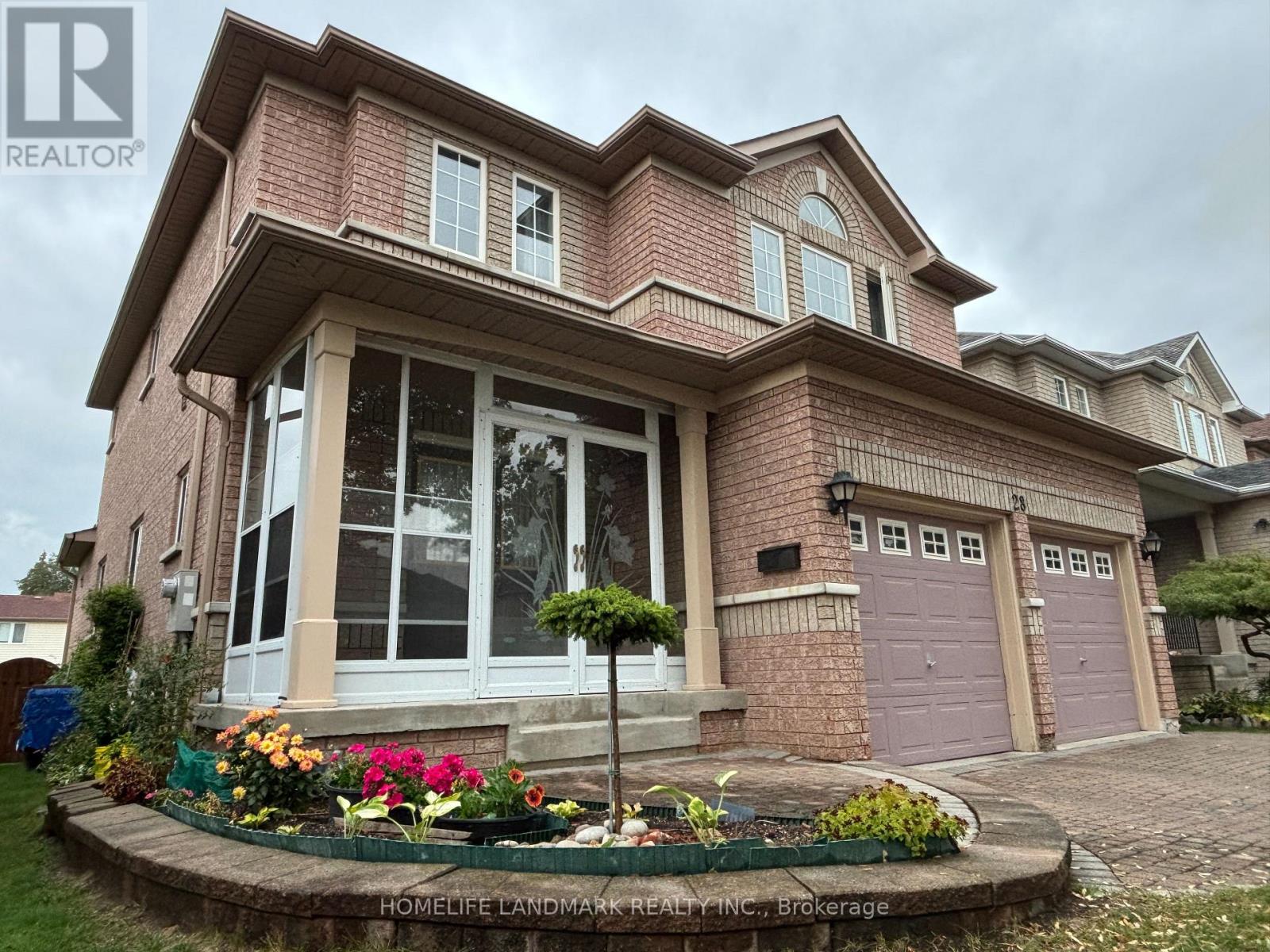 28 STONEBRIDGE BOULEVARD, Toronto, Ontario