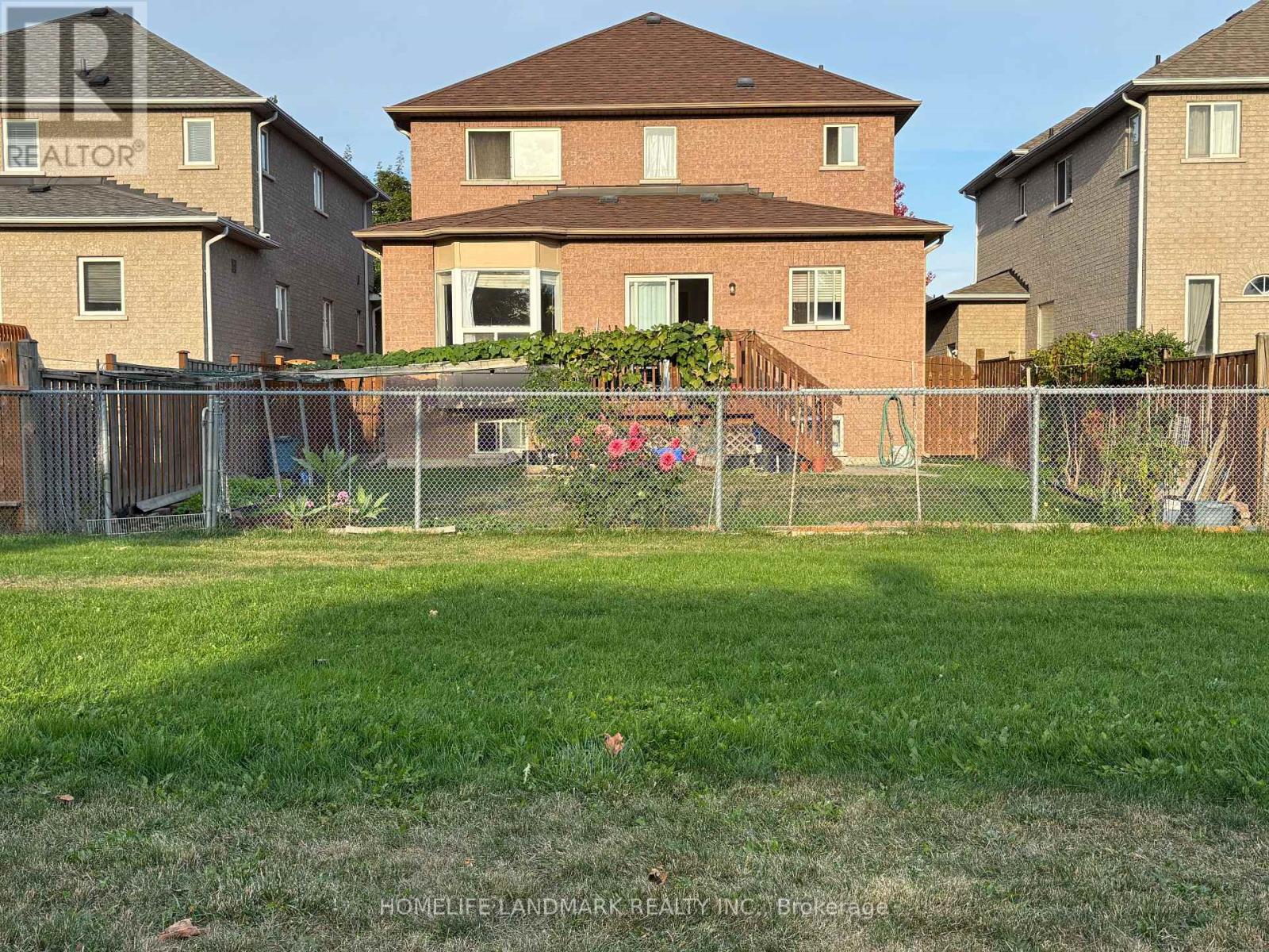 28 Stonebridge Boulevard, Toronto, Ontario  M1W 4A7 - Photo 3 - E12429870