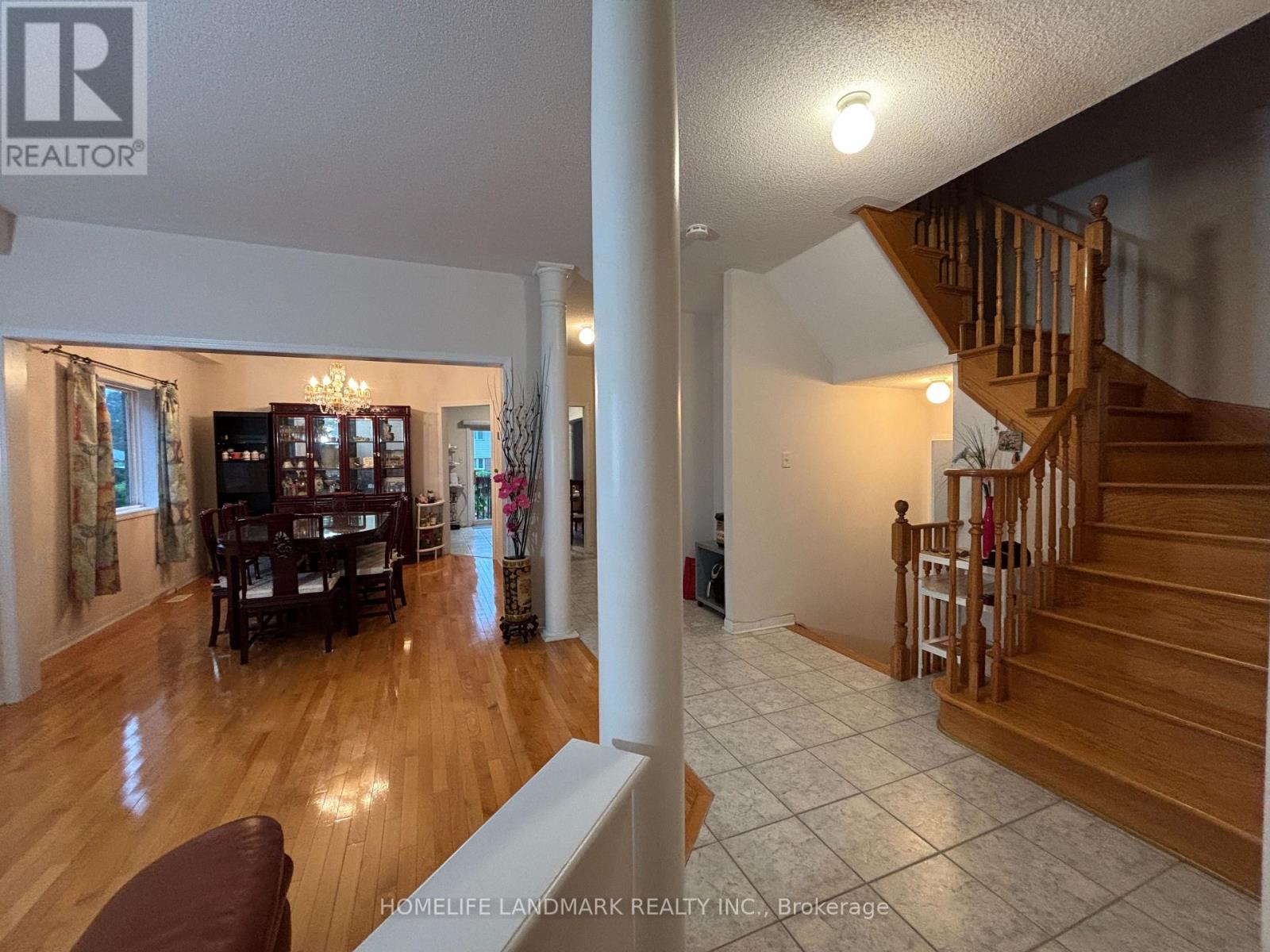 28 Stonebridge Boulevard, Toronto, Ontario  M1W 4A7 - Photo 6 - E12429870