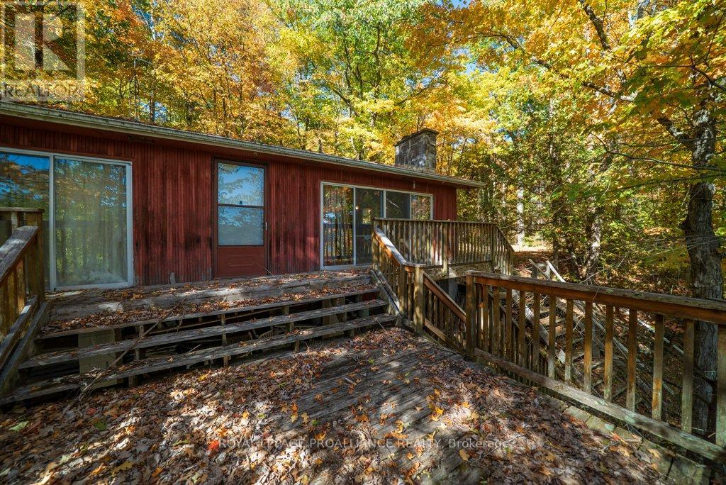 1042 East Flieler Lane, Frontenac, Ontario K0H 1K0 - Photo 11 - X12429865