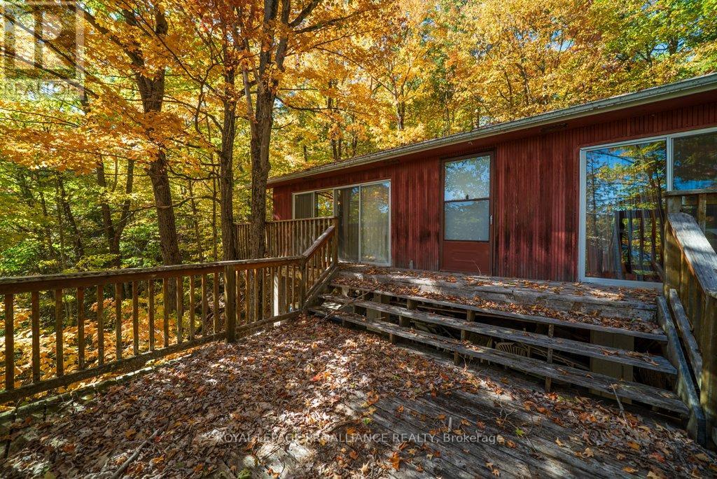 1042 East Flieler Lane, Frontenac, Ontario K0H 1K0 - Photo 12 - X12429865