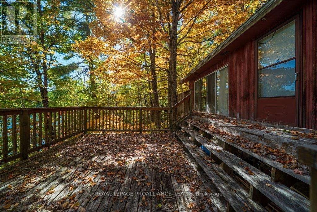 1042 East Flieler Lane, Frontenac, Ontario K0H 1K0 - Photo 13 - X12429865