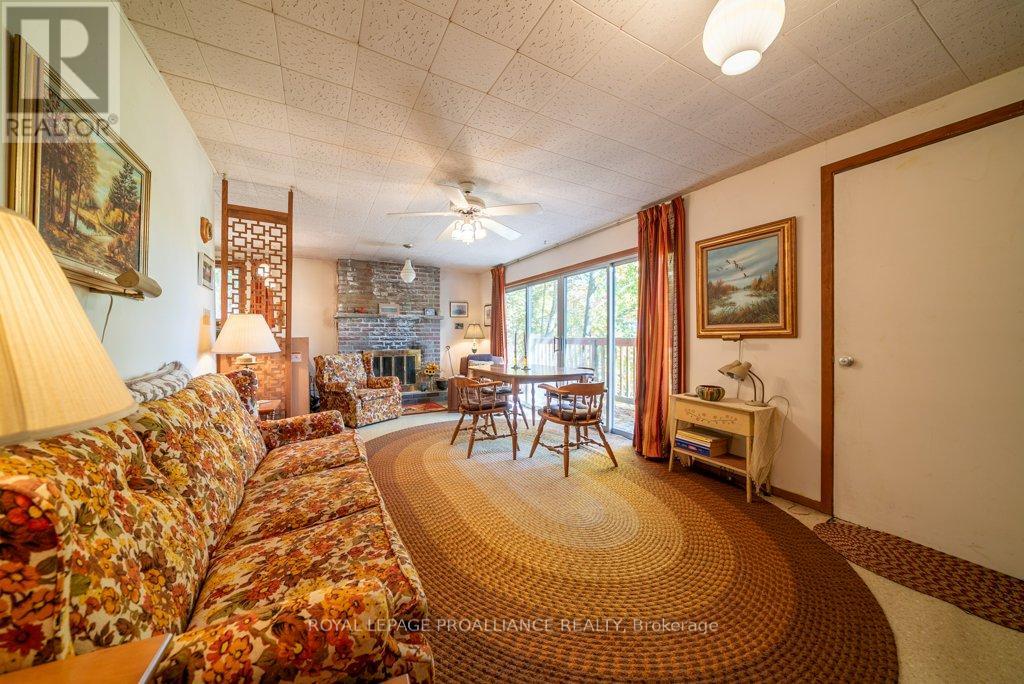 1042 East Flieler Lane, Frontenac, Ontario K0H 1K0 - Photo 28 - X12429865