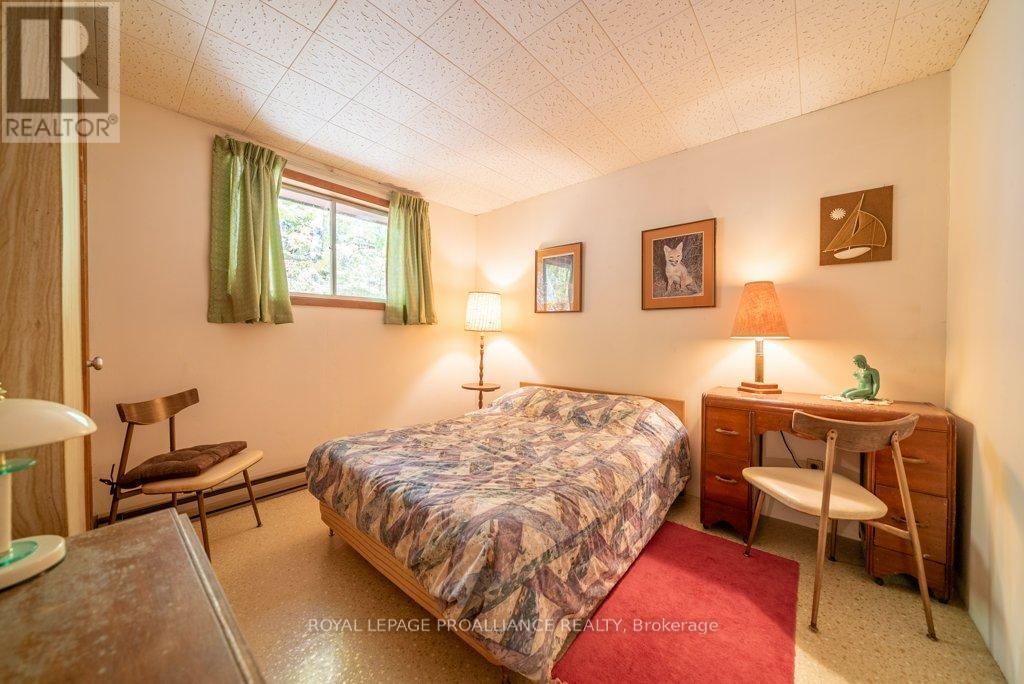 1042 East Flieler Lane, Frontenac, Ontario K0H 1K0 - Photo 30 - X12429865