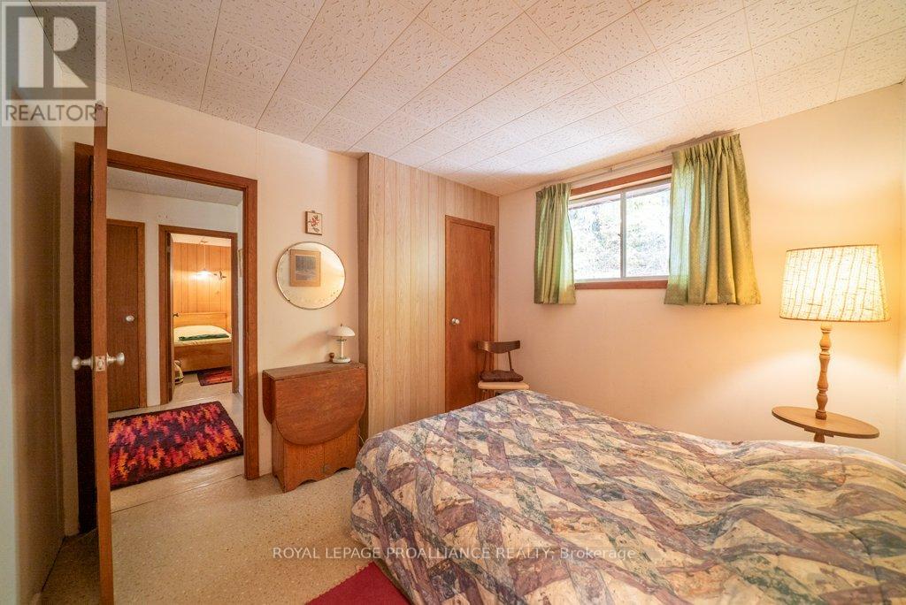 1042 East Flieler Lane, Frontenac, Ontario K0H 1K0 - Photo 31 - X12429865