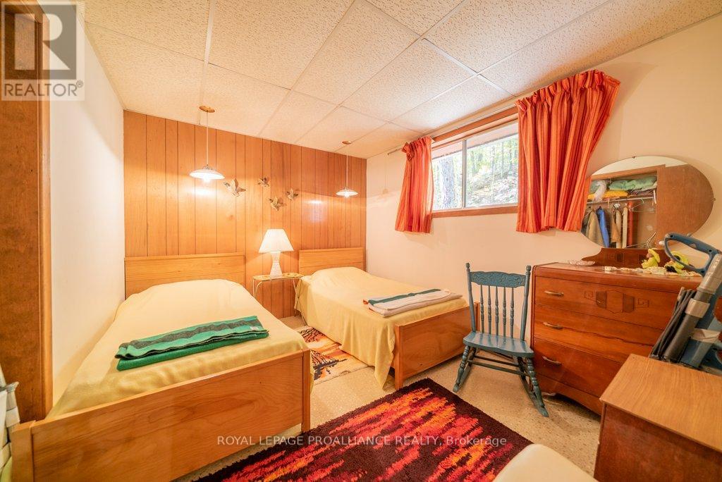 1042 East Flieler Lane, Frontenac, Ontario K0H 1K0 - Photo 32 - X12429865