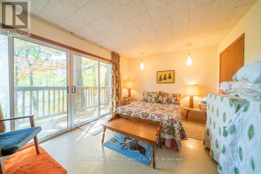 1042 East Flieler Lane, Frontenac, Ontario K0H 1K0 - Photo 34 - X12429865