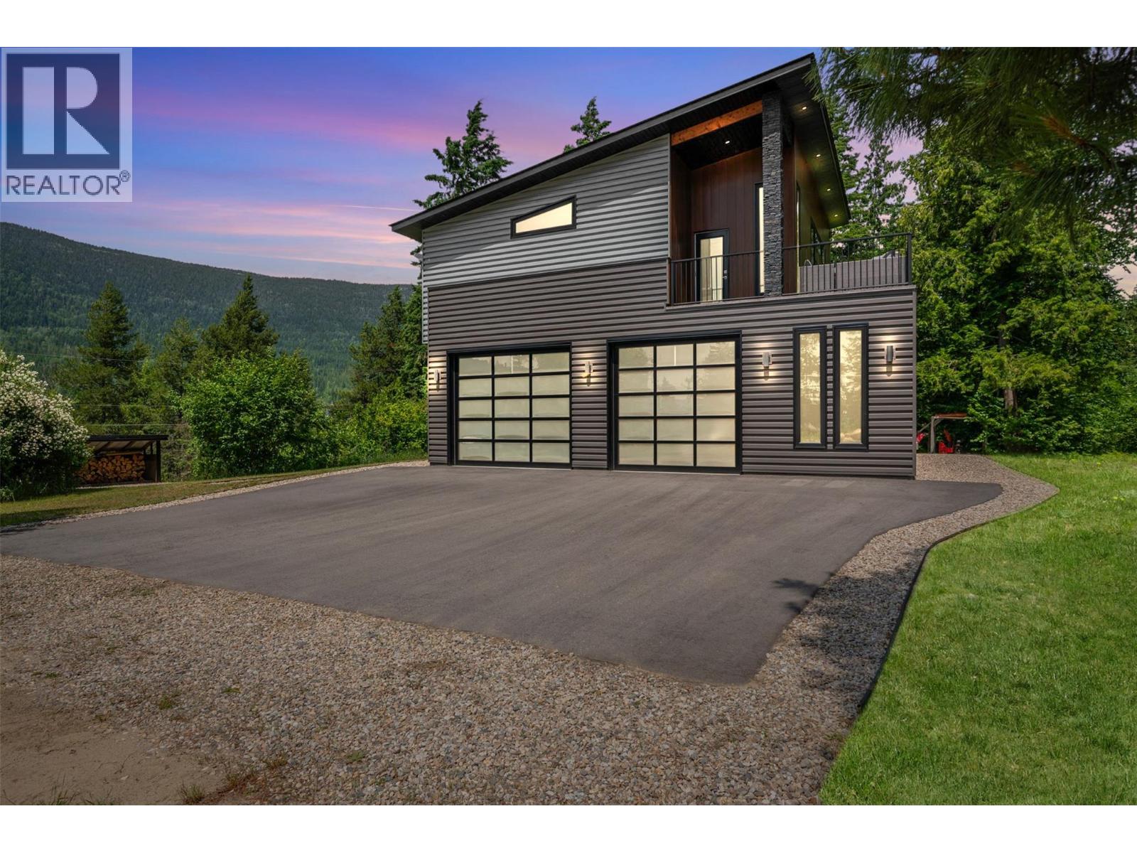 1959 Sandy Road, Castlegar, British Columbia  V1N 4T1 - Photo 1 - 10361779