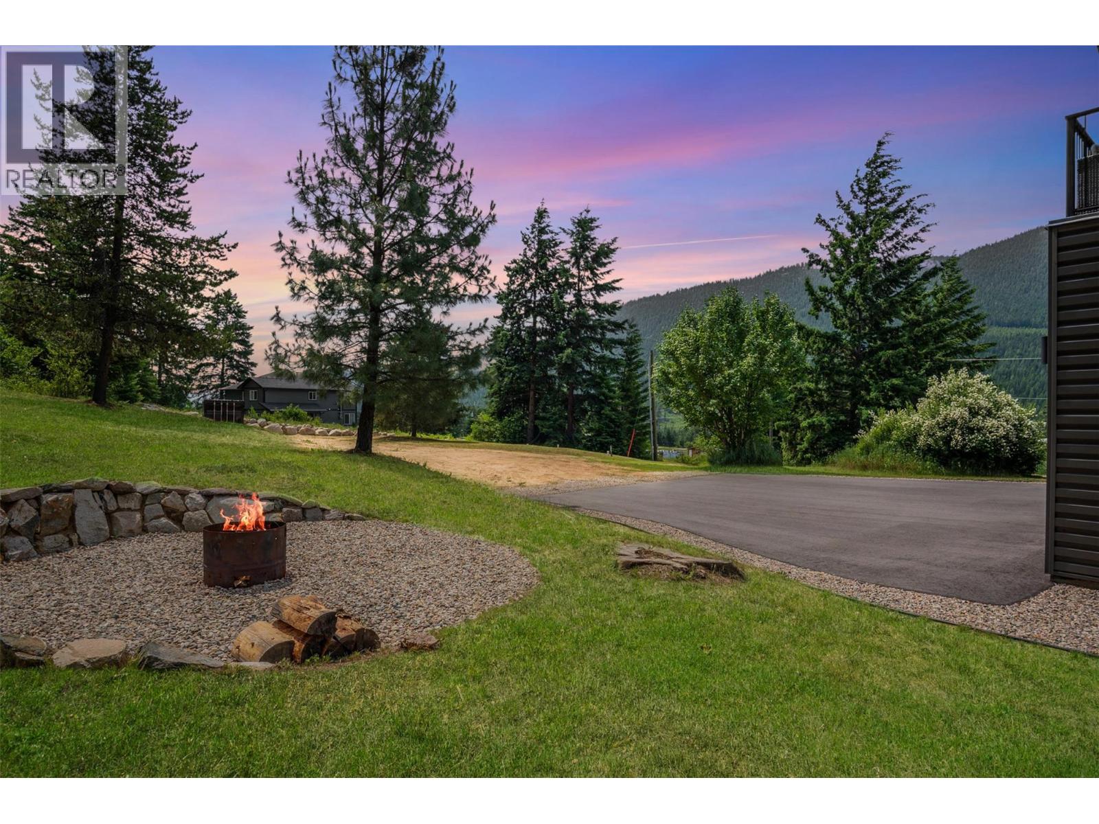 1959 Sandy Road, Castlegar, British Columbia  V1N 4T1 - Photo 3 - 10361779