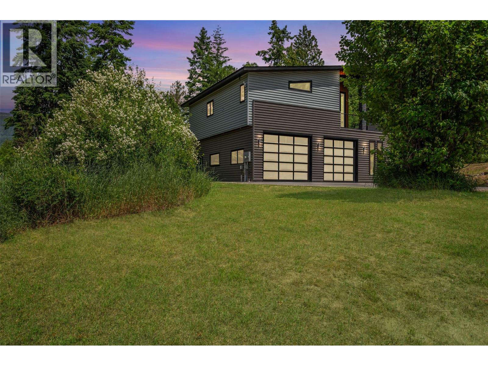 1959 Sandy Road, Castlegar, British Columbia  V1N 4T1 - Photo 2 - 10361779