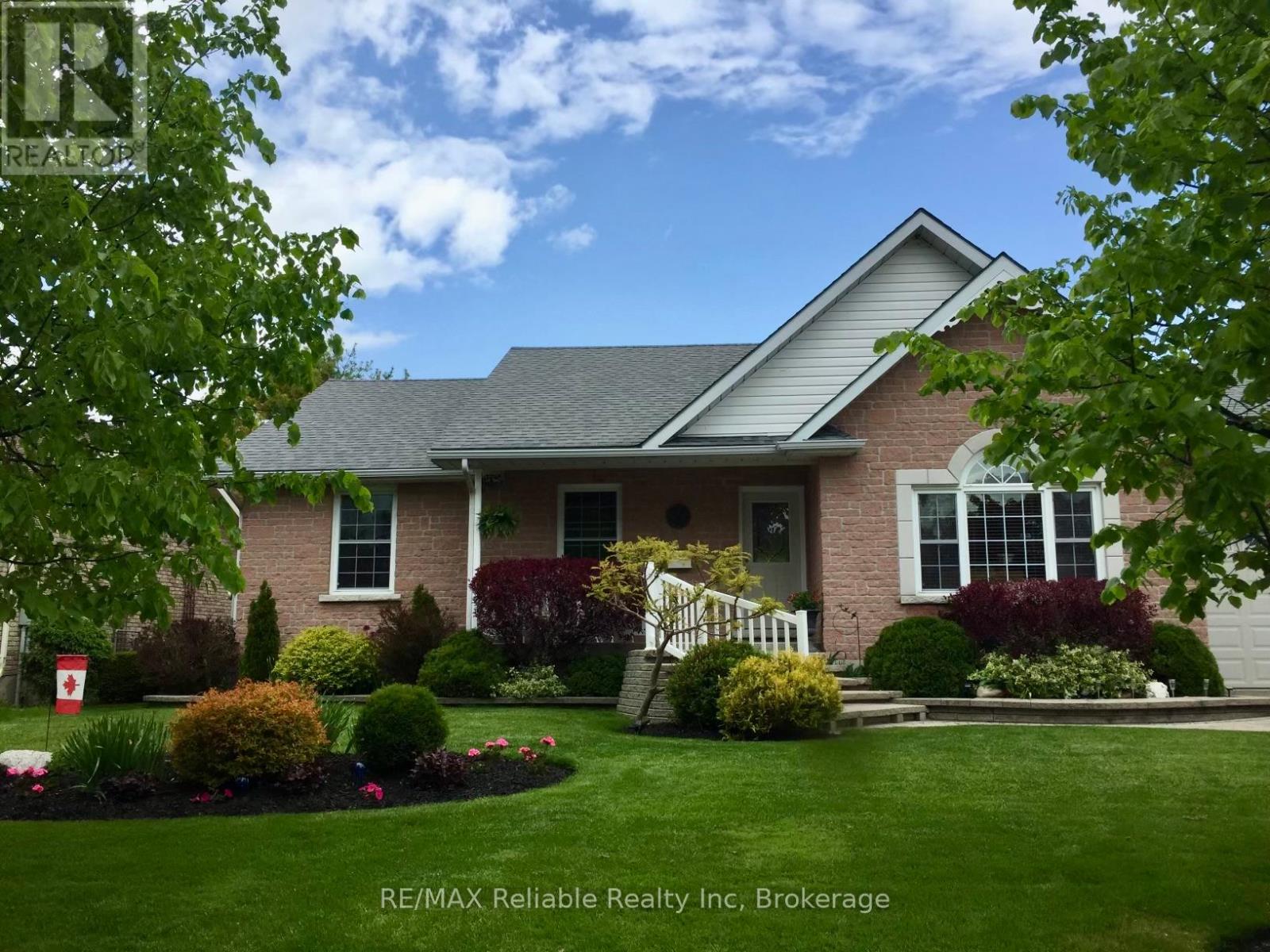 8 BEILBY STREET, Goderich, Ontario