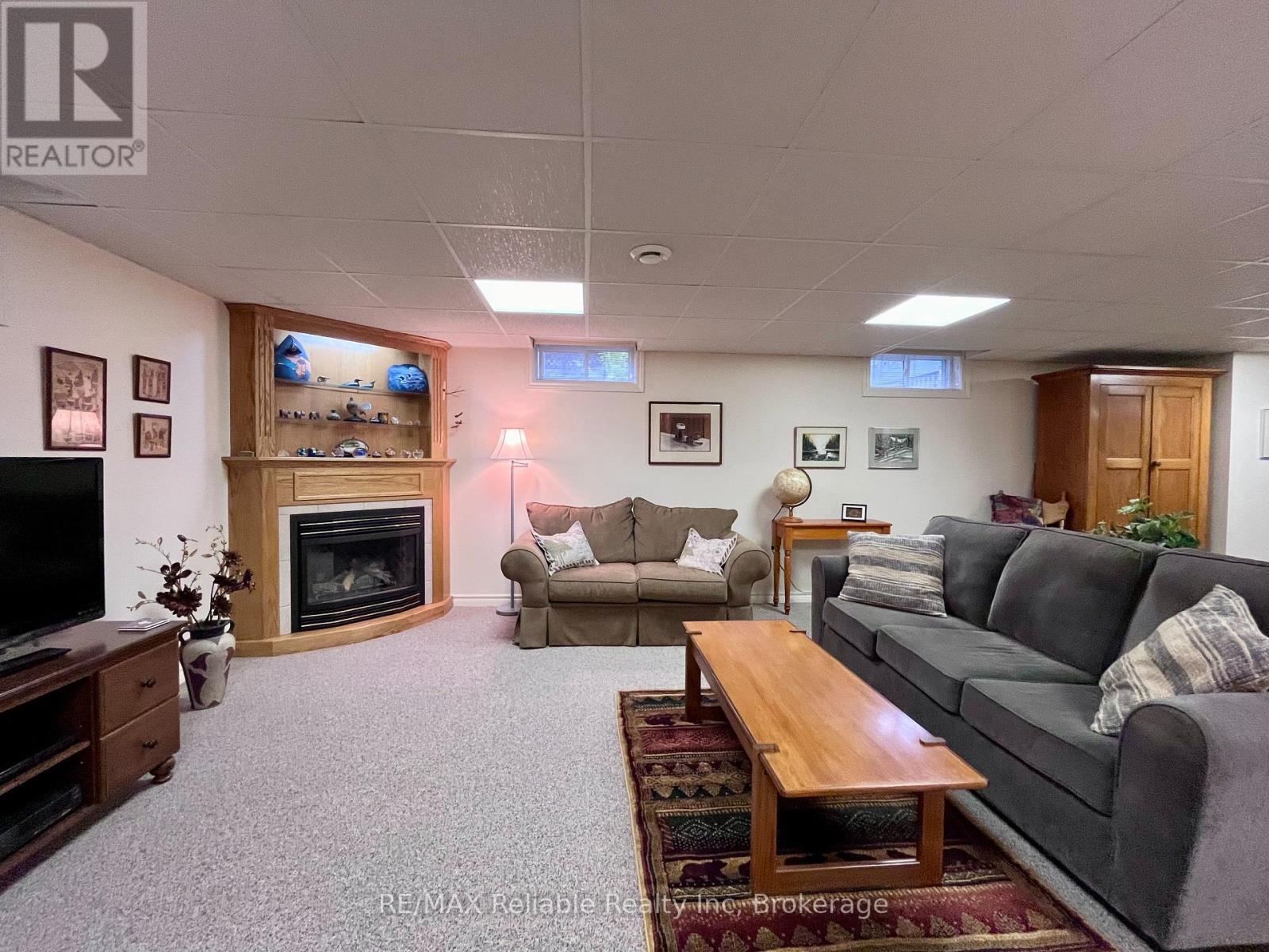 8 Beilby Street, Goderich, Ontario  N7A 4L1 - Photo 28 - X12429934