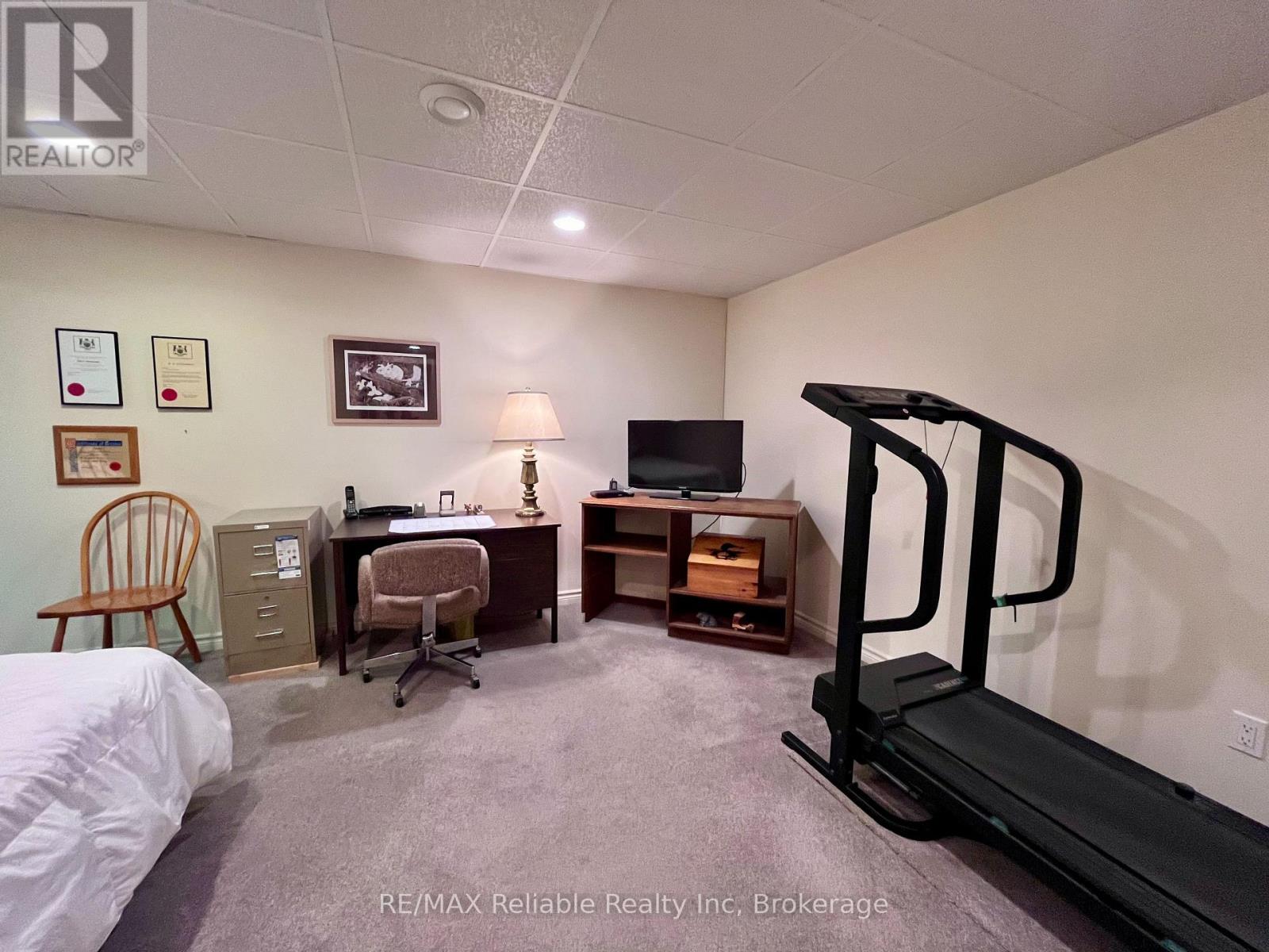 8 Beilby Street, Goderich, Ontario  N7A 4L1 - Photo 35 - X12429934