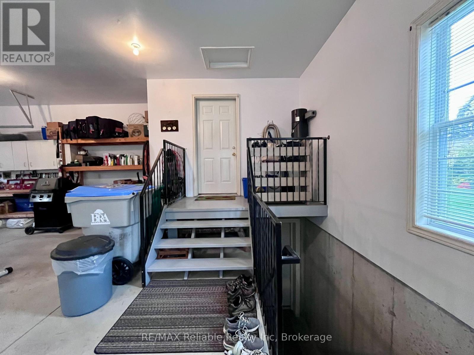8 Beilby Street, Goderich, Ontario  N7A 4L1 - Photo 38 - X12429934