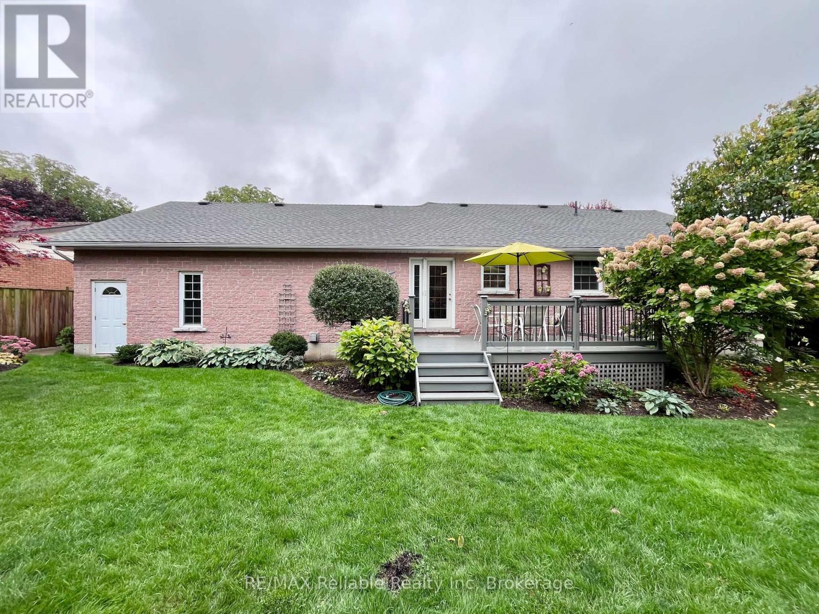8 Beilby Street, Goderich, Ontario  N7A 4L1 - Photo 40 - X12429934