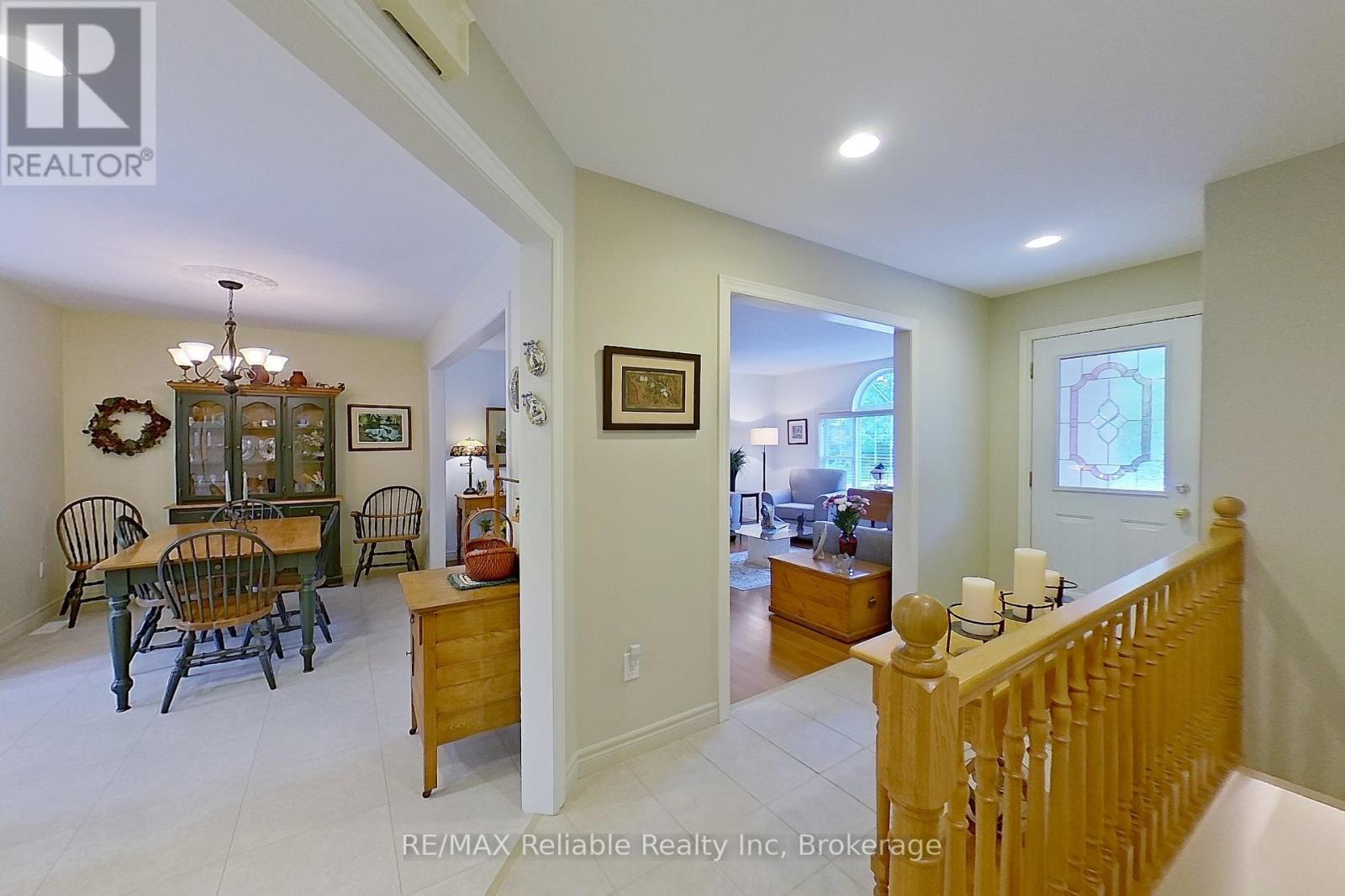 8 Beilby Street, Goderich, Ontario  N7A 4L1 - Photo 7 - X12429934