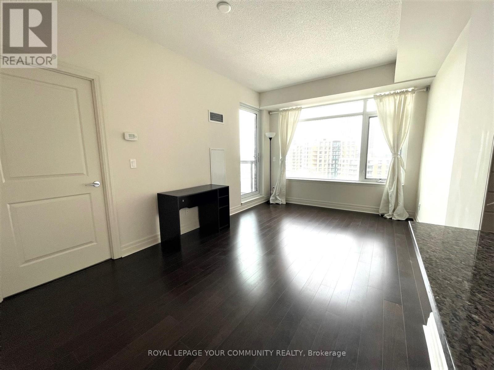 724 - 8110 Birchmount Road, Markham, Ontario  L6G 0E3 - Photo 2 - N12429829