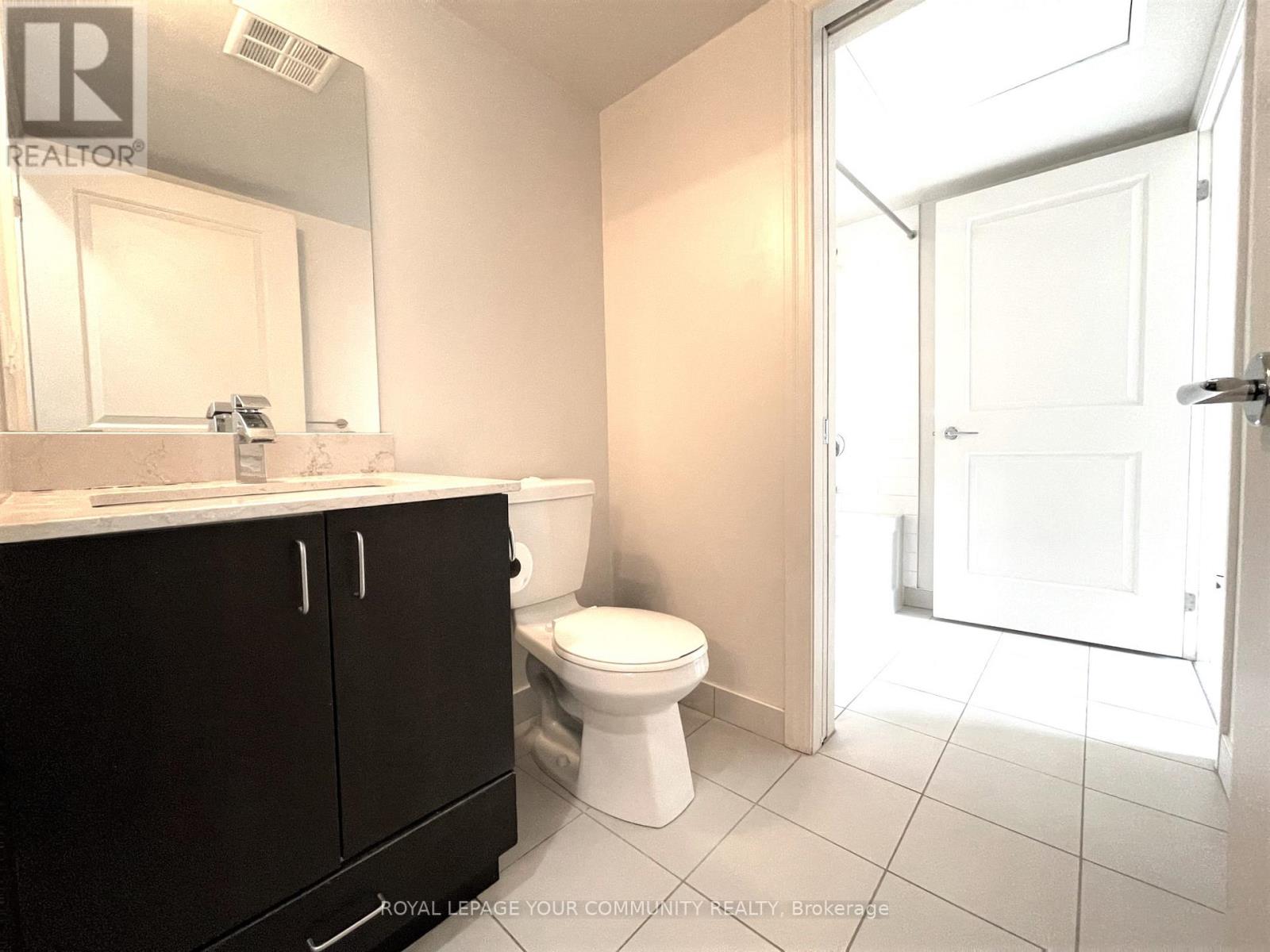 724 - 8110 Birchmount Road, Markham, Ontario  L6G 0E3 - Photo 5 - N12429829