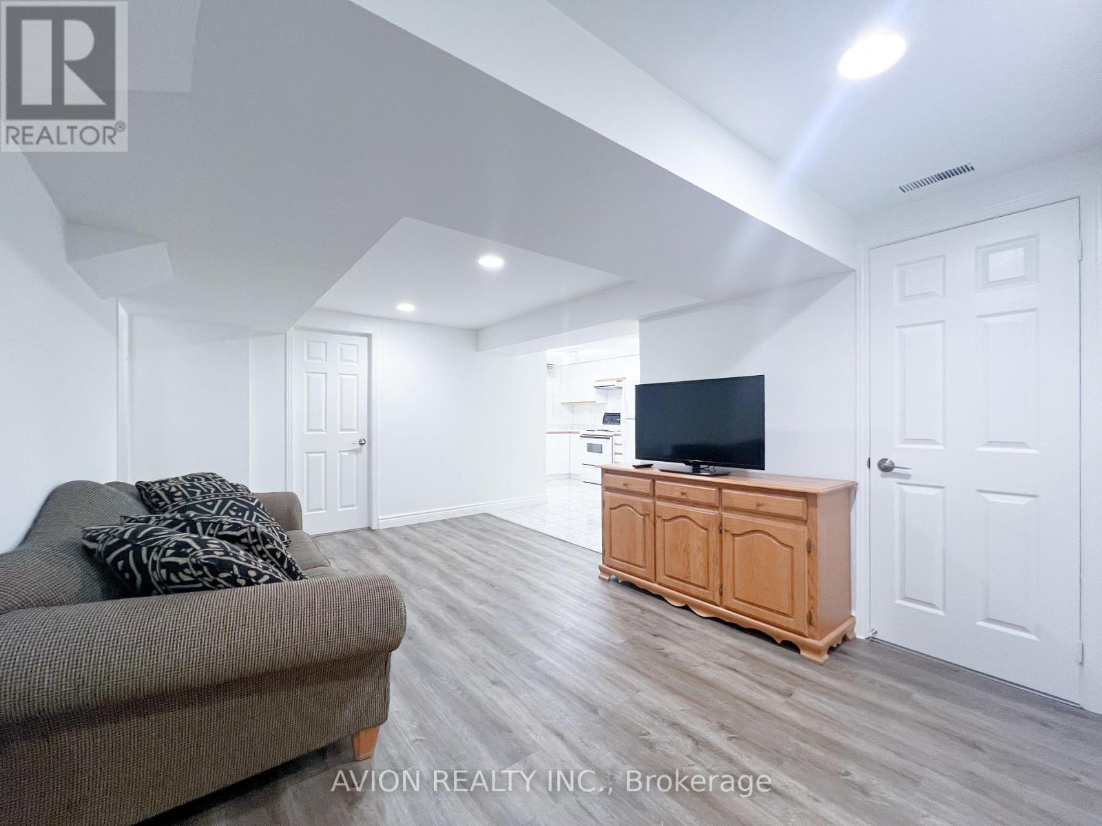 Lower - 48 Samuel Oster Avenue, Vaughan, Ontario  L4J 7C9 - Photo 2 - N12429853