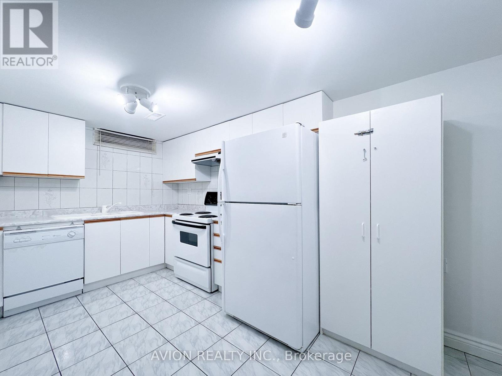 Lower - 48 Samuel Oster Avenue, Vaughan, Ontario  L4J 7C9 - Photo 8 - N12429853