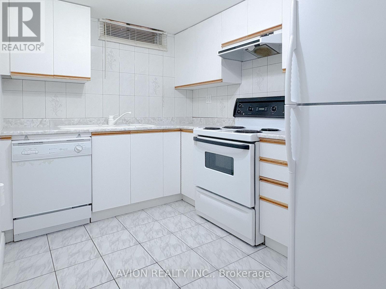 Lower - 48 Samuel Oster Avenue, Vaughan, Ontario  L4J 7C9 - Photo 9 - N12429853