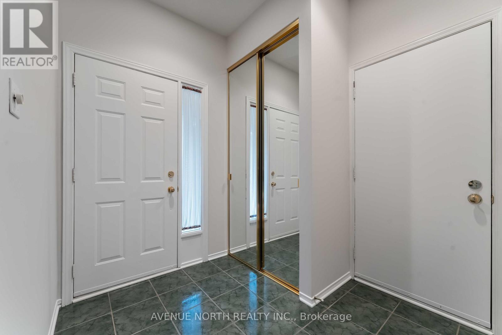 3 Windhurst Drive, Ottawa, Ontario  K2G 6G7 - Photo 3 - X12429871