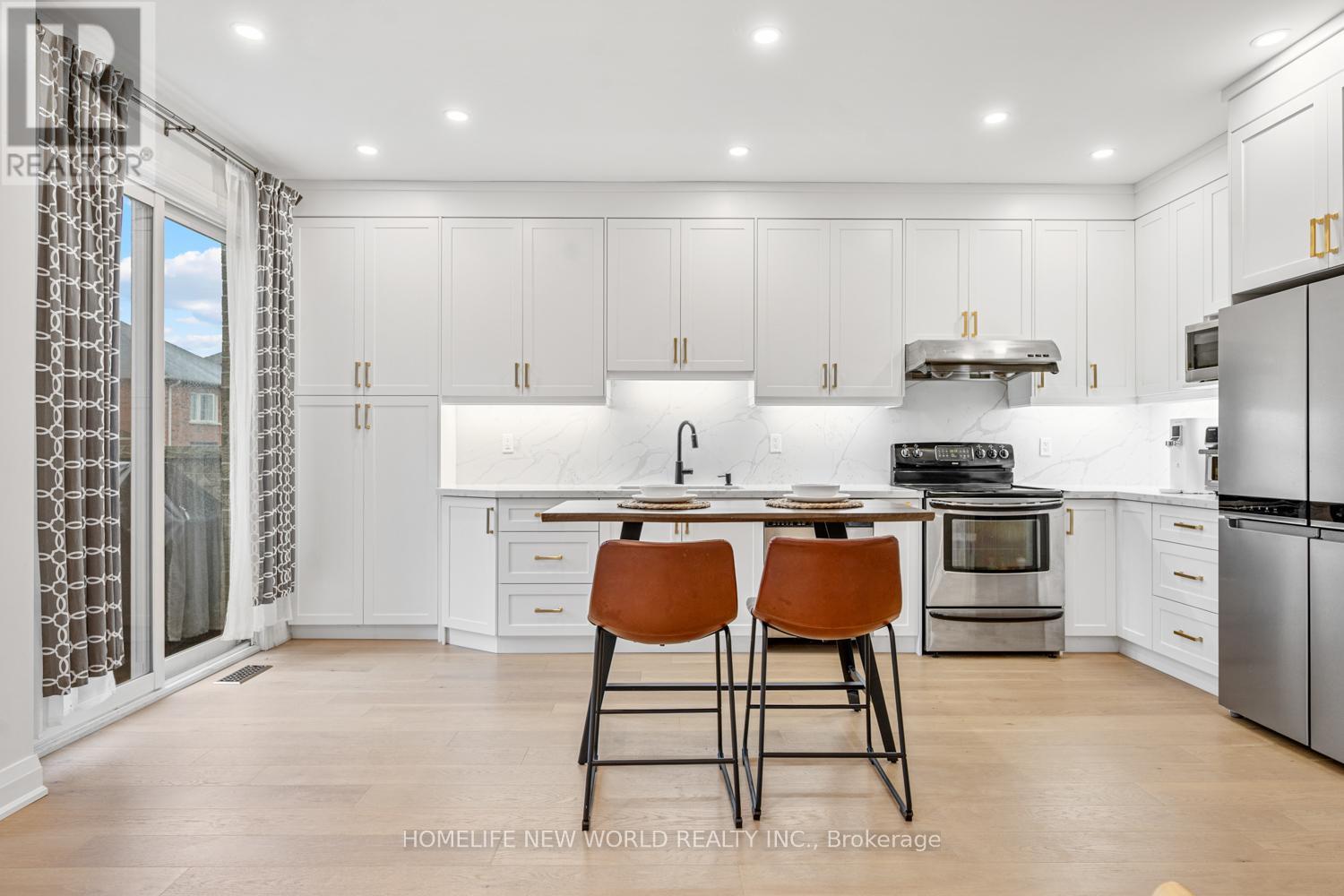 194 Shirrick Drive, Richmond Hill, Ontario  L4E 0C1 - Photo 13 - N12420959