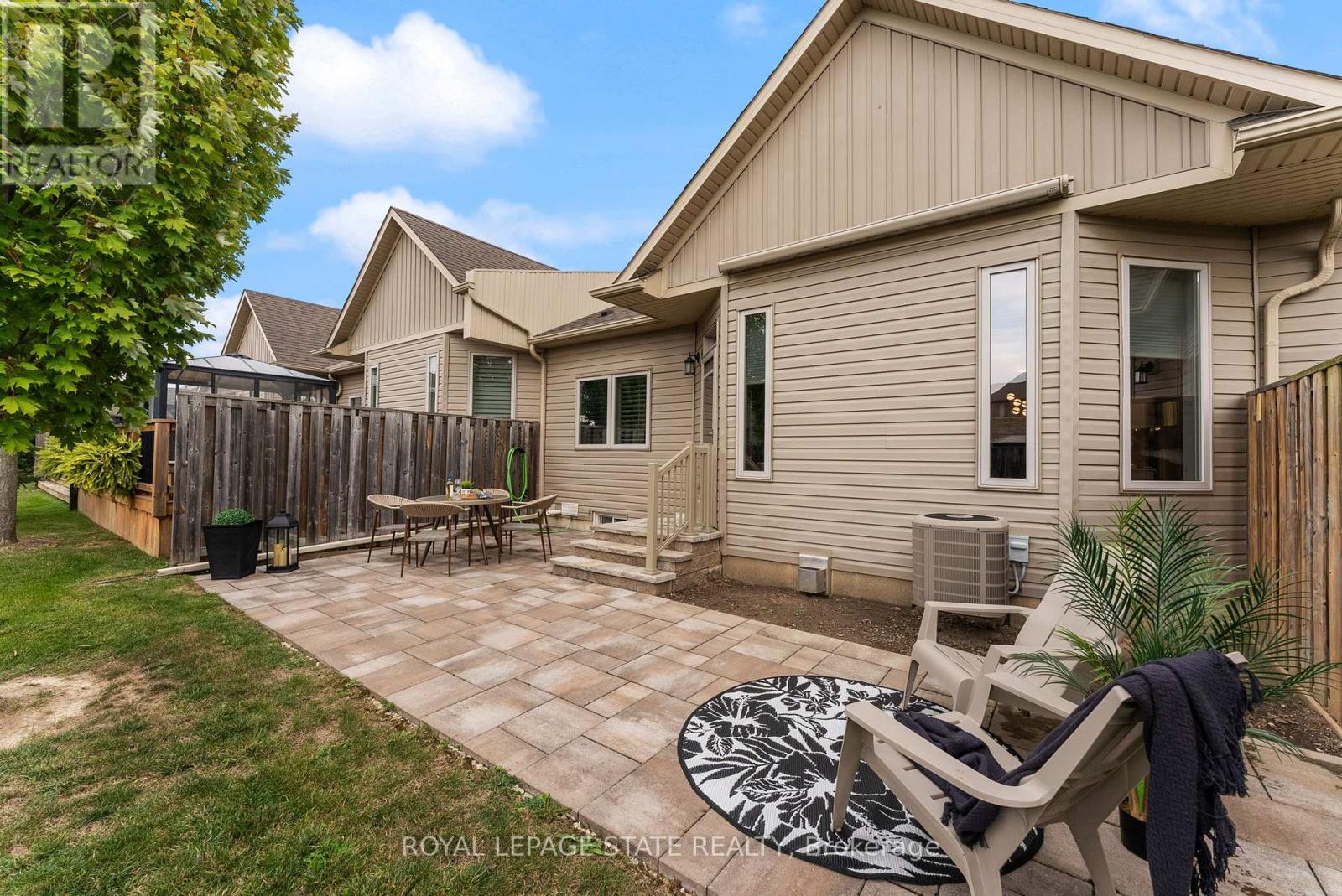 21 Finton Lane, Hamilton, Ontario  L0R 1C0 - Photo 38 - X12424522