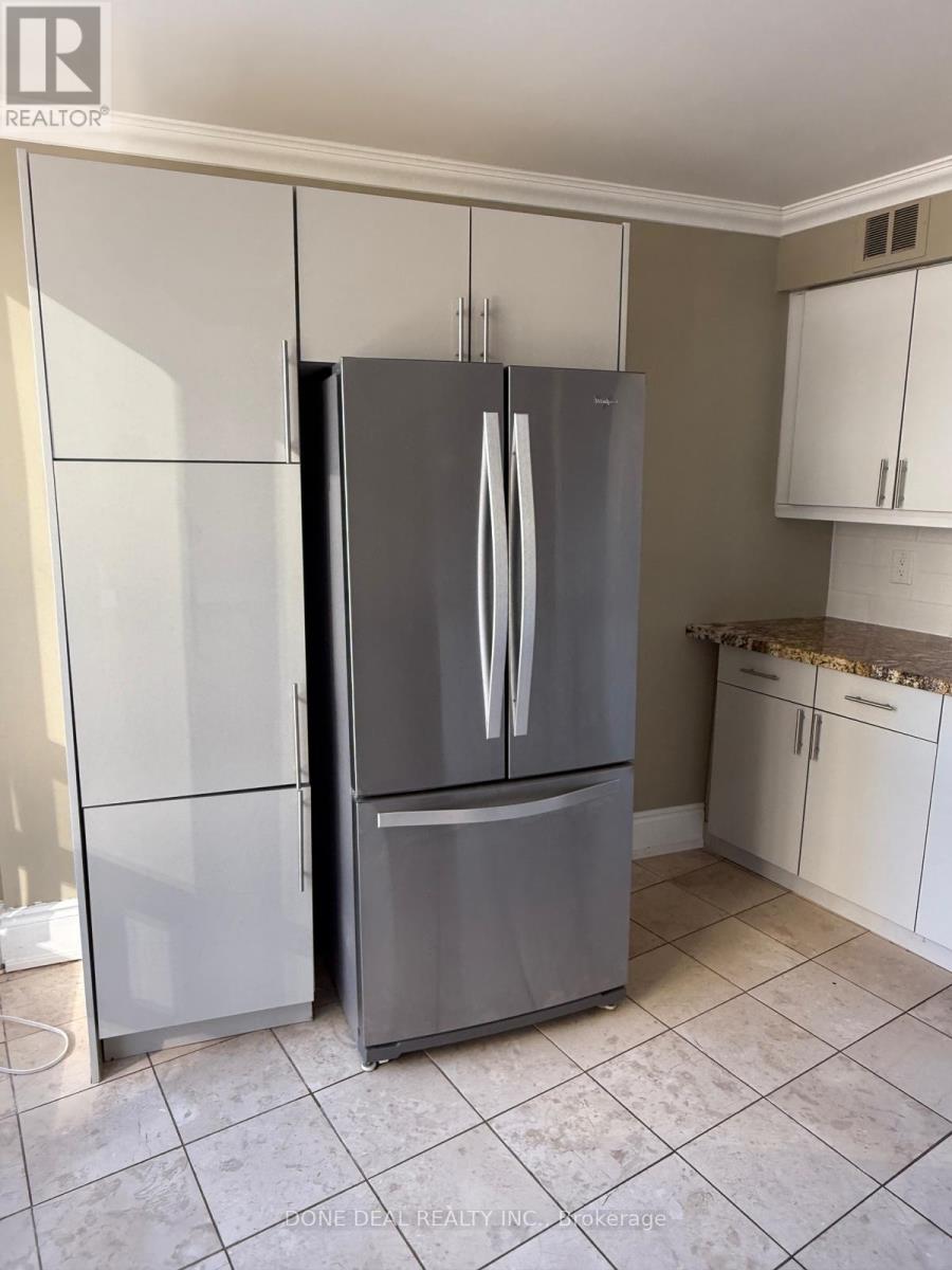 207 - 50 Eglinton Avenue W, Mississauga, Ontario  L5R 3P5 - Photo 15 - W12429825