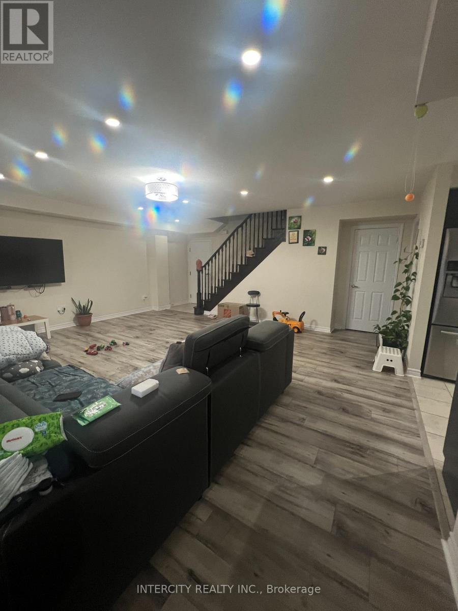 100 - 200 Veterans Drive E, Brampton, Ontario  L7A 5K7 - Photo 20 - W12429839