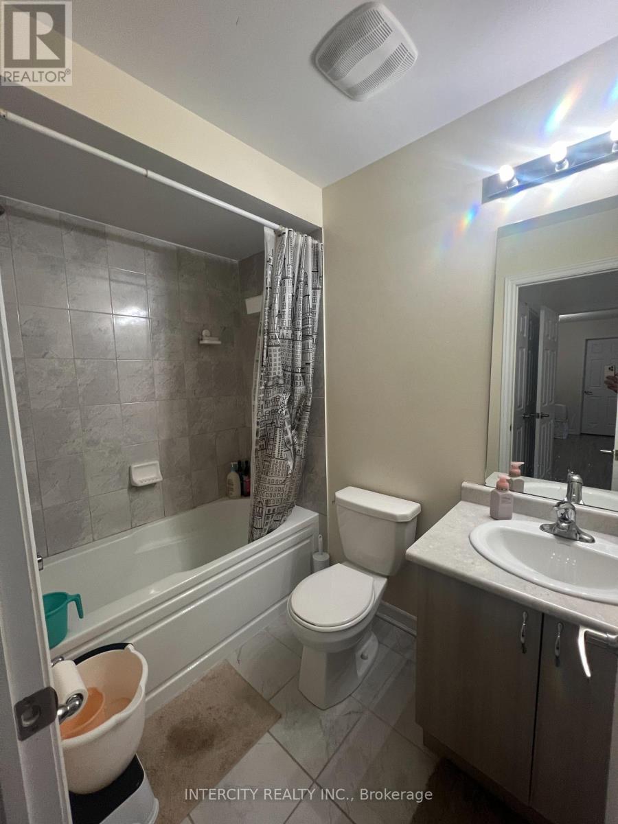 100 - 200 Veterans Drive E, Brampton, Ontario  L7A 5K7 - Photo 7 - W12429839