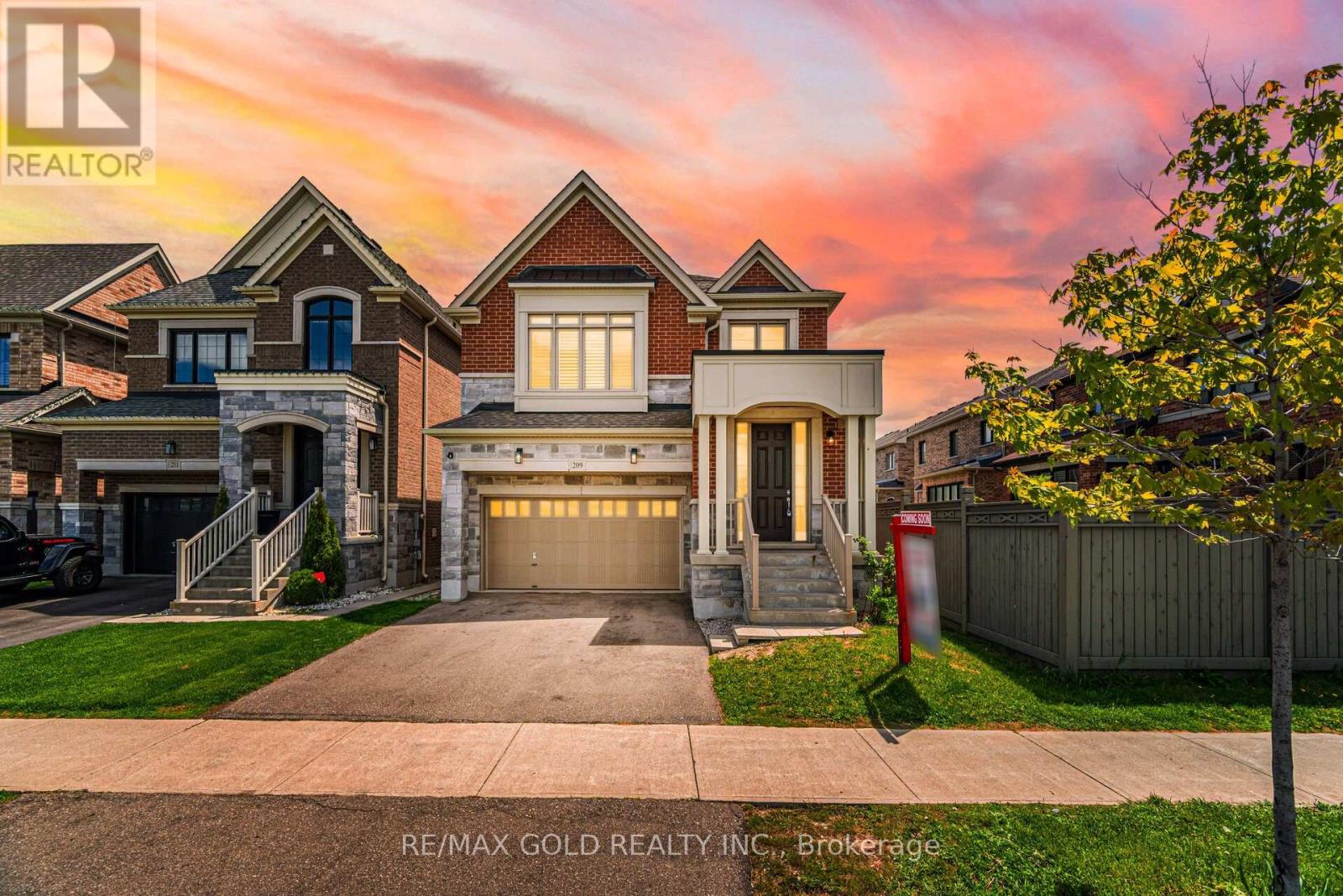209 CASTLE OAKS CROSSING, Brampton, Ontario
