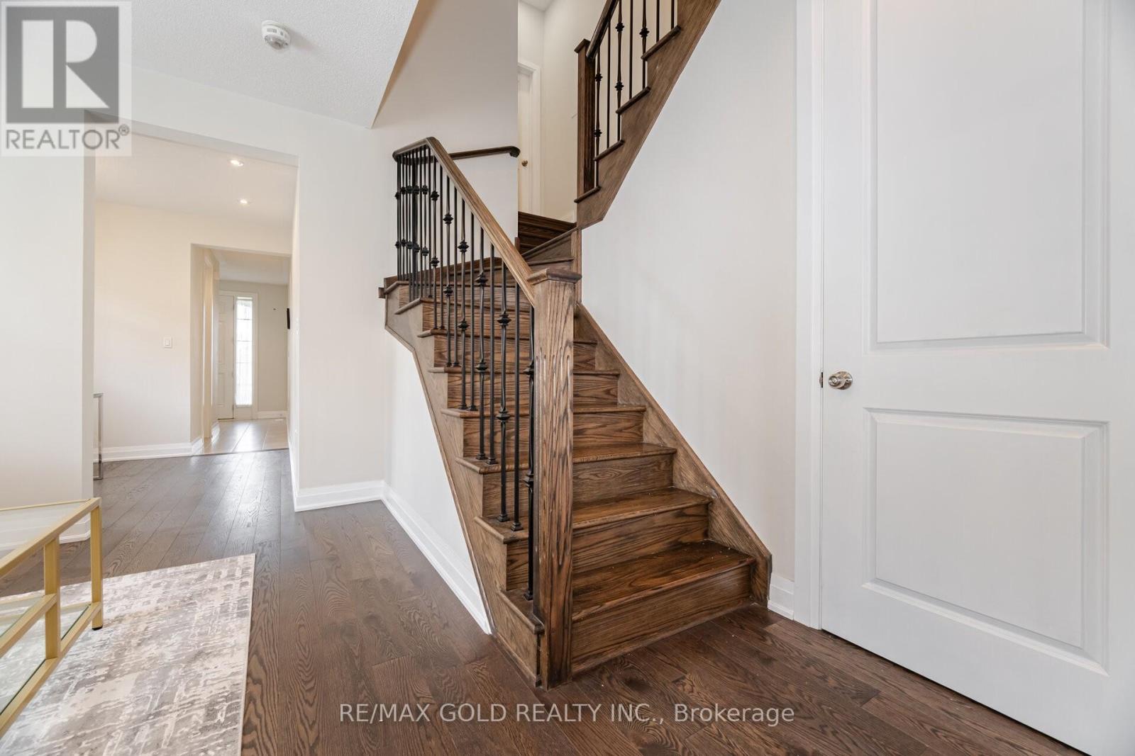 209 Castle Oaks Crossing, Brampton, Ontario  L6P 3X3 - Photo 17 - W12429842