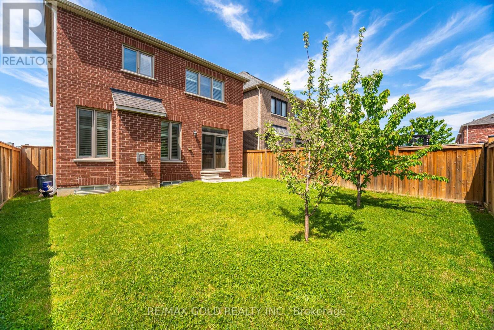 209 Castle Oaks Crossing, Brampton, Ontario  L6P 3X3 - Photo 27 - W12429842