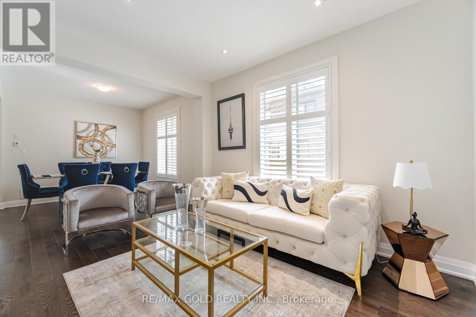 209 Castle Oaks Crossing, Brampton, Ontario  L6P 3X3 - Photo 5 - W12429842